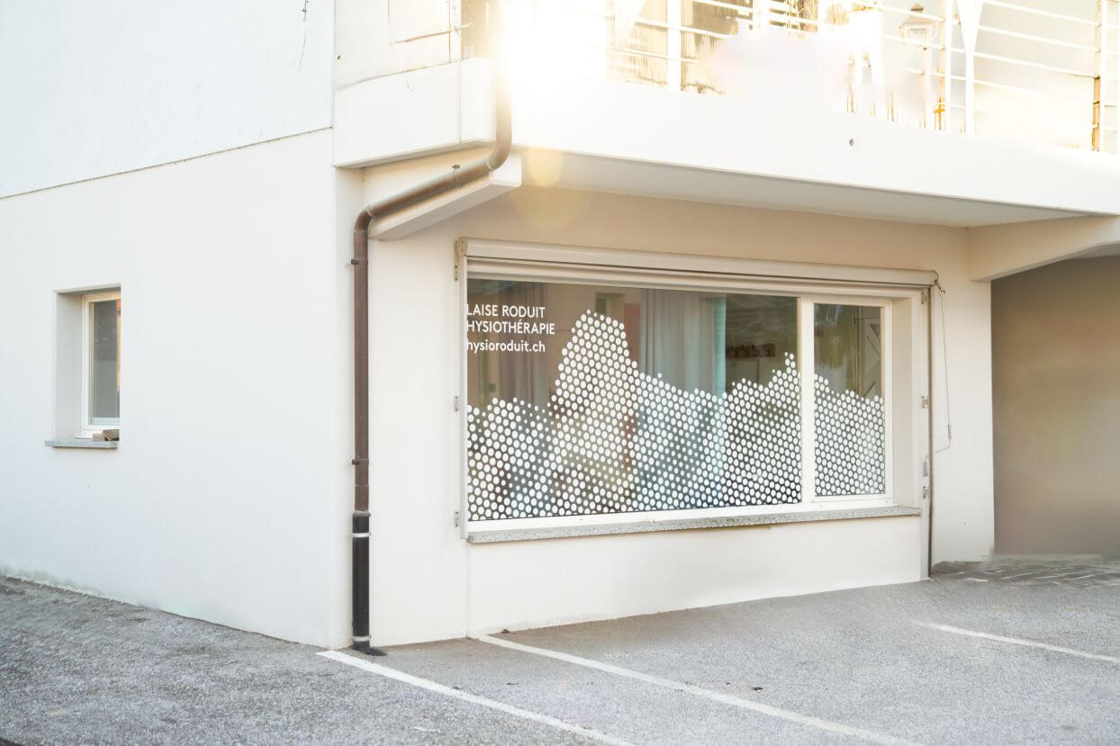 Photo to physiothérapeute avec client